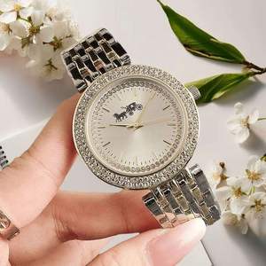 Reloj de Cuarzo para Hombre con Caja de Aleación de 40 mm, Correa de Silicona, Diseño de Dibujos Animados y Esfera de Cristal - Product Image 3