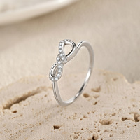 Bagues torsadées géométriques exquises en argent sterling 925, le cadeau idéal pour les femmes pour les fêtes ou les anniversaires