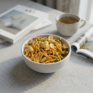 Mélange de haricots avec bâtonnets, Snack savoureux triple croustillant : pois, cacahuètes et bâtonnets - Product Image 2