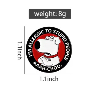 En gros, Broche en métal créative et mignonne en forme de chien, style dessin animé original, avec la citation 'Allergique aux humains stupides', Badge accessoire en métal - Product Image 5