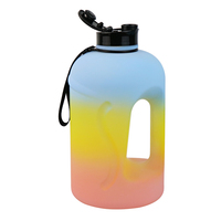 Bouteilles d'eau fantaisie avec des mots motivants, carafe d'eau PETG sans BPA de 74 oz avec logo personnalisé, bouteille d'eau de 2,2 litres à vendre