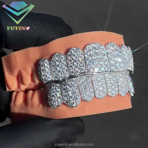 เพชรโมอิสซาไนต์สี D เกรด VVS ผ่านการทดสอบด้วยเครื่องตรวจสอบเพชร เครื่องประดับกริลล์ซ์แบบฮิปฮอปสั่งทำพิเศษ เงินแท้ 925 ชุบทอง 18K ประดับเพชรเต็มชิ้น - Product Image 6