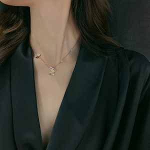 สร้อยคอจี้ผีเสื้อเหล็กไทเทเนียมชุบทองหรูหราอุปกรณ์เสริมแฟชั่นสแตนเลสไข่มุกต่ำ - Product Image 3