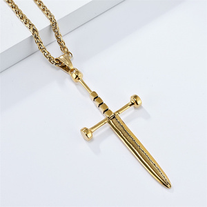 Rétro chevalier poignard arme charme personnalisé croix épée à la mode hommes bijoux ancienne épée pendentif collier - Product Image 4