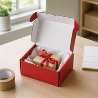Boîte d'expédition carrée A6 rouge mat personnalisée en carton ondulé avec intérieur blanc, fermeture à languette, vente en gros, directement de l'usine pour le commerce de détail