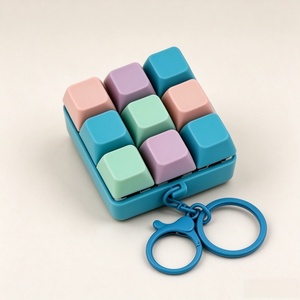 Jouet anti-stress clavier à 9 touches pour adultes, garçons et filles, idéal pour la décompression, avec fonction porte-clés - Product Image 1