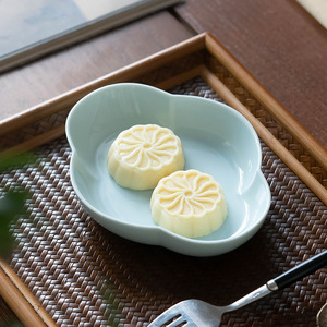 Plato de cerámica con forma de flor, plato pequeño de porcelana para refrigerios, para ceremonia del té, fiesta de bodas - Product Image 3