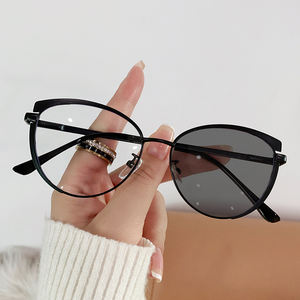 نظارات قراءة أنيقة معدنية متغيرة اللون مع حماية من الأشعة فوق البنفسجية وإطارات مضادة للإشعاع - Product Image 4