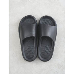 Pantoufles noires à coussin moelleux EVA 260 ~ 280mm avec fonction lumineuse Semelle intérieure/extérieure respirante en PVC/PU printemps/hiver - Product Image 1