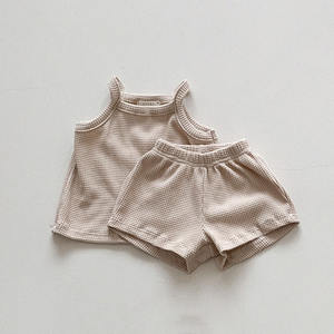 Setelan Baju Bayi Musim Panas Grosir, Atasan Tanpa Lengan Katun Lembut Model Waffle dan Celana Pendek, 2 Potong - Product Image 4