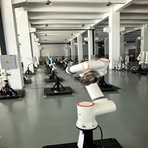 Cobot de soudage collaboratif FR10, bras robotique industriel pour l'industrie pétrolière, la fabrication de métaux et les cuves sous pression - Product Image 1