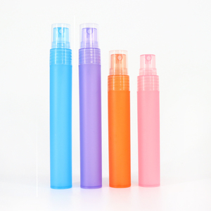 Venta caliente PP Plástico Alcohol Spray Botella Tubo Uso cosmético Pluma en forma de Perfume Spray Vial <span class=keywords><strong>Atomizador</strong></span> <span class=keywords><strong>con</strong></span> tapón de rosca Sello - Product Image 3