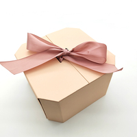Coffret cadeau de luxe romantique pour la Saint-Valentin Emballage en carton gaufré à fermeture magnétique avec logo personnalisé et fermeture magnétique