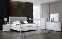 Ensemble de chambre à coucher moderne de luxe écologique et durable pour hôtel et appartement avec lit king-size en bois massif