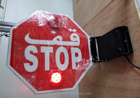 Bras de signalisation d'arrêt de bus scolaire en parfait état avec boîte de commande, accessoires de bus pour les arrêts de bus scolaires aux Émirats arabes unis