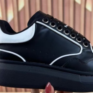 Black leather thick-soled walking shoes, trendy and stylish lace-up sports shoes, luxurious brand men's shoes - Product Image 2