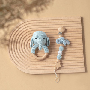 Coffret Cadeau Bio pour Nouveau-né : Lapin, Lion, Ours en Peluche, Éléphant, Renard, Hochet en Bois, 2 Hochets Animaux au Crochet, <span class=keywords><strong>Attache</strong></span>-Sucette - Product Image 3