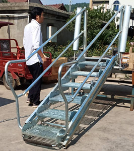 <span class=keywords><strong>Escalier</strong></span> pliant galvanisé à 2-6 marches avec main courante, cage de sécurité pour la protection des réservoirs et des fermes - Product Image 1