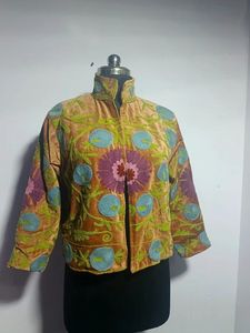 Chaqueta Suzani Bordada de la Mejor Calidad, Chaqueta Suzani de Algodón Bordada a Mano con Diseño Floral para Mujer, Otoño Invierno, Decoración con Botones - Product Image 2