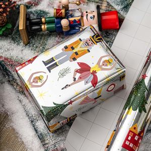 Papel de Regalo Plateado con Diseño de Cascanueces, 17 Pulgadas x 32.8 Pies, Revestimiento de una Cara, para Manualidades y Regalos - Product Image 5