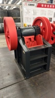 Concasseur à mâchoires mini portable le plus vendu pour la broyage de pierres, de minerai et de roches ; moteur diesel disponible sur demande.