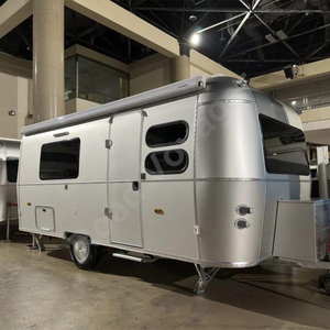 Remolque <span class=keywords><strong>de</strong></span> Viaje Todoterreno 4x4 <span class=keywords><strong>de</strong></span> Aluminio Moderno con Suspensión Independiente, Caravana Personalizable para Acampar al Aire Libre - Product Image 1