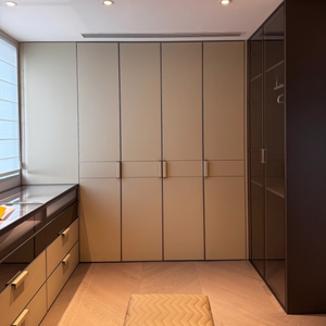 <span class=keywords><strong>Armoire</strong></span> et dressing en bois de luxe moderne sur mesure avec vitrine à bijoux et caractéristiques écologiques - Product Image 1