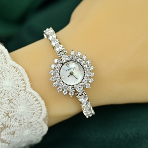 Hot Selling Gathering Jewelry 2024 New Quartz <strong>Watch</strong> Luxury and Fashionable <strong>Women's</strong> <strong>Watch</strong> <strong>Set</strong> with Water Diamond and Beimu Face - Product Image 1