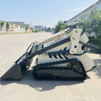 Mini Loader Skid Steer Murah Bersertifikasi EPA EURO5 dengan Bucket, untuk Kebun Kecil, Tipe Stand on Skid Steer