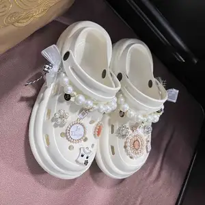 Charme de sapato personalizado para tamancos de sapatos, logotipo de PVC personalizado de desenho animado de anime, embalagem de amuletos de sapato personalizados para tamancos