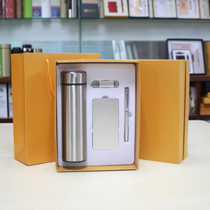Set Regalo Aziendale con Penna Parker, Power Bank, Portafoglio e Chiavetta USB, Idee 2020 Set Regalo Promozionale di Lusso per Aziende - Product Image 4