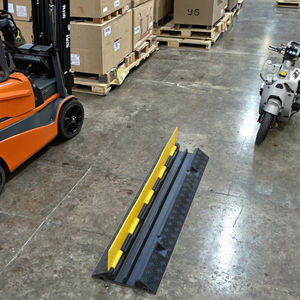 2-kanaals Pvc Kabelhelling Rubberen Kabelbeschermer Met Deksel - Product Image 3