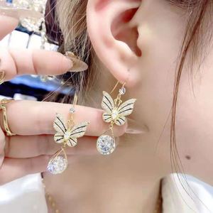 Boucles d'oreilles pendantes en cristal papillon pour femme, tendance 2022, en cuivre et zircon, pour filles - Product Image 3