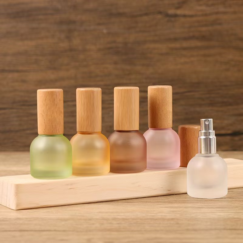 M Spray Bottle Frosted Glass 10ml Perfume Bottle Cosmetics Packaging Pump Bottle Body Care Lotion Essence Container Portable