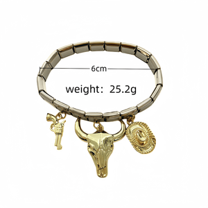 Bracelet à maillons en acier inoxydable plaqué or 18 carats avec breloques tête de taureau italienne, chapeau de cowboy et botte, pour femme - Product Image 4