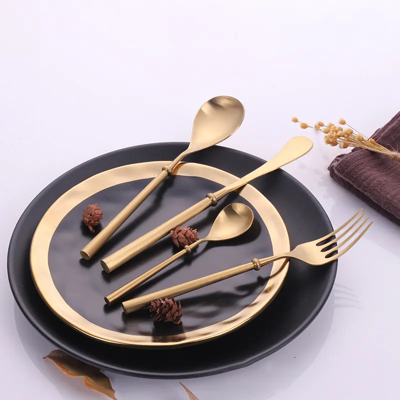 Cucchiaio e forchetta in acciaio inossidabile per cucchiaio e coltello da forchetta in acciaio inossidabile set di posate per posate in oro opaco posate in oro opaco per matrimonio