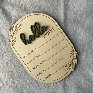 Targa in Legno Moderna Incisa Rotonda per Annuncio Nascita - Carta Milestone per Neonati - Product Image 4