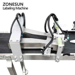 Machine d'étiquetage automatique ZONESUN ZS-TB70DM pour palettes, empilage et emballage double face de lingettes humides sur surface plane - Product Image 3