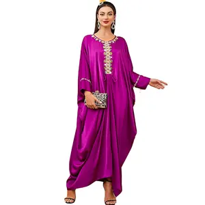 新款批发时尚设计穆斯林迪拜阿巴亚长裙长袖斗篷，玫瑰刺绣和手工缝制钻石