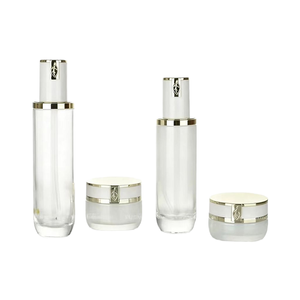 <span class=keywords><strong>AHC</strong></span> ชุดครีมขวดสเปรย์แก้วกลมขนาด120มล. พร้อมอุปกรณ์เสริมครีมทาหน้าเคลือบ UV - Product Image 4