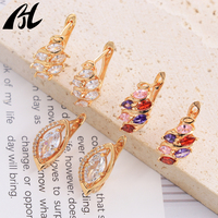 Pendientes de Aro Elegantes y Sencillos para Mujer, con Incrustaciones de Circonia Cúbica en Latón, Baño de Oro y Cristal