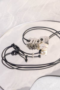 Collar de Moda Vintage Clásico Chapado en Plata con Cadena de Eslabones de Perlas Barrocas Pentagonales Plateadas Brillantes, Nuevo - Product Image 4