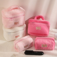 Sac à cosmétiques mignon en fausse fourrure, trousse de maquillage, sac de toilette de voyage, organiseur, sac à maquillage moelleux avec poignée