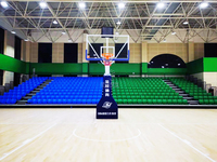 Gradins télescopiques pliés montés à l'avant approuvés par la FIBA chaise de siège de stade pour le sport et le divertissement