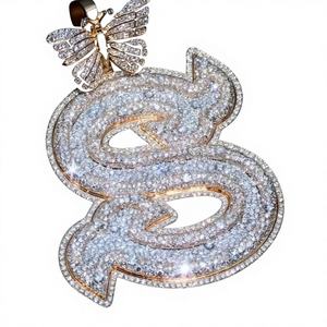 Colgante Personalizado con Letra S e Inicial, Diseño de Mariposa, con Incrustaciones de Moissanita, Plata de Ley 925, Chapado en Oro de 18K, Joyería de Lujo para Mujer - Product Image 1
