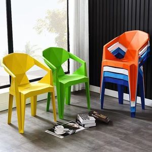 Silla de Jardín de Plástico Reforzado, Diseño Octogonal Contemporáneo, Resistente para Uso en Exteriores y en el Hogar - Product Image 1