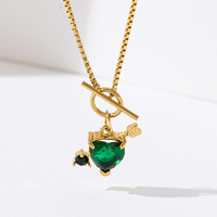 Collier tendance en acier inoxydable 316L plaqué or 18 carats avec pendentif cœur flèche en CZ vert, bijoux plaqués or, cadeau