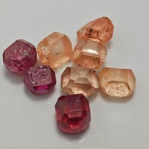 Diamante Sintético en Bruto HPHT de 1-2 Quilates, Color Rojo Granada Rosado, Cultivado en Laboratorio, para Joyería - Product Image 2