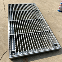 Matériaux de construction : Panneaux de grille de circulation en acier inoxydable pour plateformes routières, poids et prix