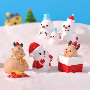 Figurines miniatures de Noël Bonhomme de neige et renne, décorations en résine mignonnes et durables peintes à la main pour le décor de village de Noël, loisirs créatifs et fêtes - Product Image 1
